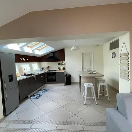 Superbe Appartement Avec 2 Chambres - 9 Personnes - Parking Prive Tournon-sur-Rhone Bagian luar foto