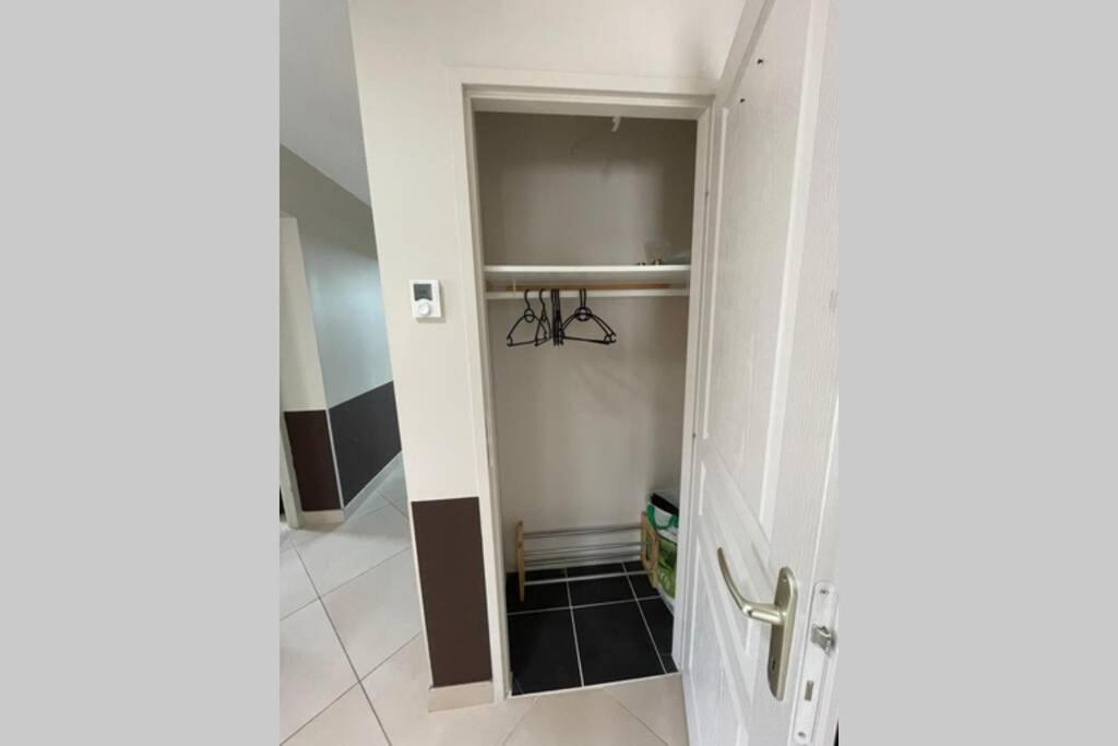 Superbe Appartement Avec 2 Chambres - 9 Personnes - Parking Prive Tournon-sur-Rhone Bagian luar foto