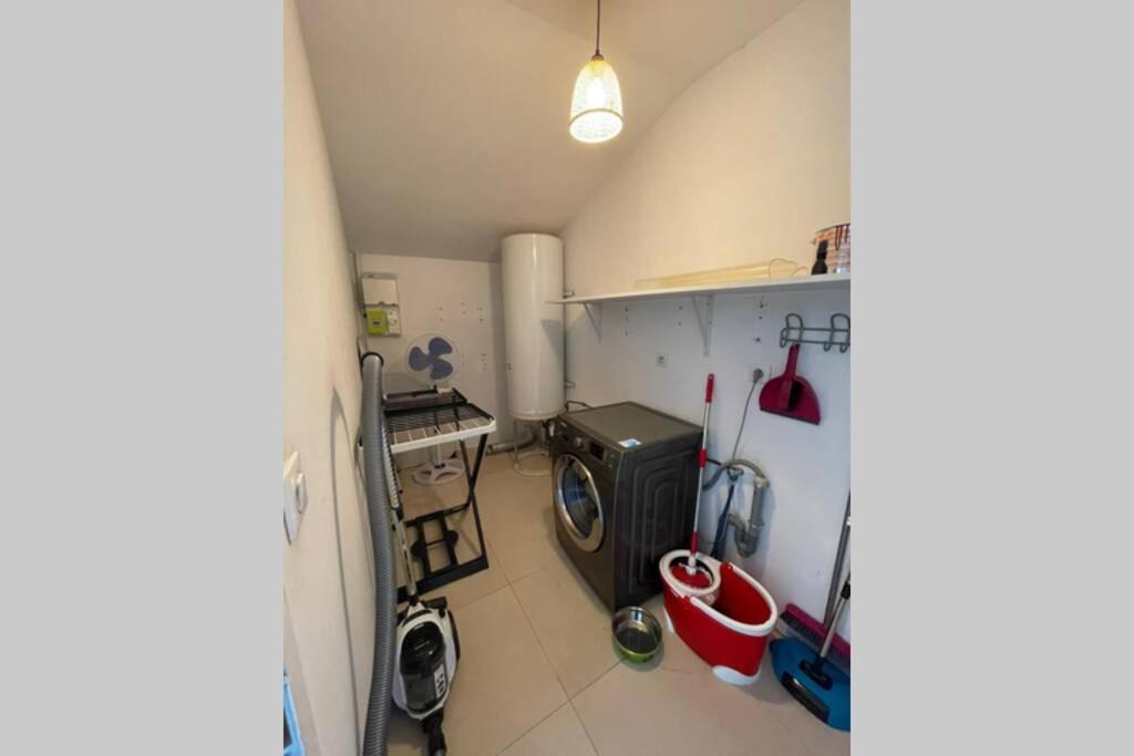 Superbe Appartement Avec 2 Chambres - 9 Personnes - Parking Prive Tournon-sur-Rhone Bagian luar foto