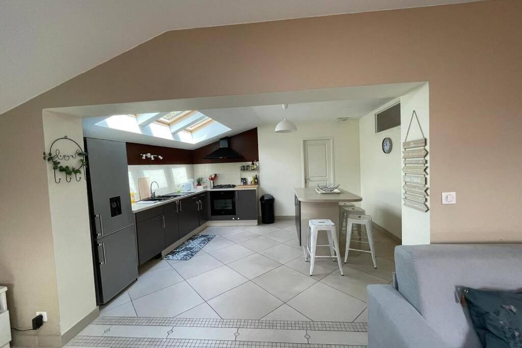 Superbe Appartement Avec 2 Chambres - 9 Personnes - Parking Prive Tournon-sur-Rhone Bagian luar foto